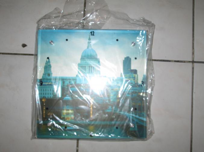 Magnifique horloge mural en verre