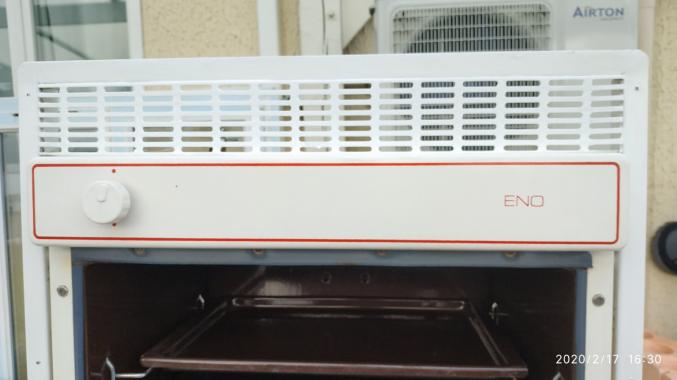 Four encastrable eno