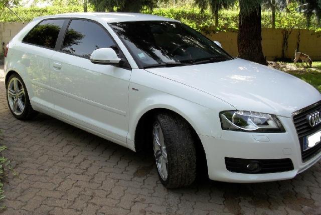 Audi - A3 1.6 TDI 105 DPF S LINE blanche