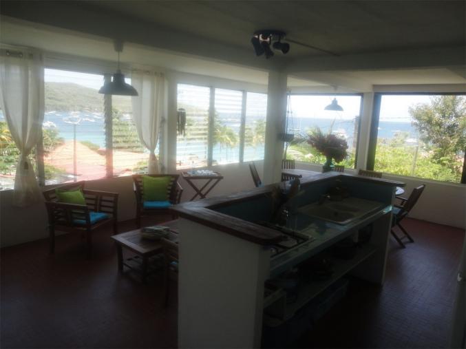 Appartement t4 dans maison à Grande Anse. Vue Caraïbe. Plage à 70 m.