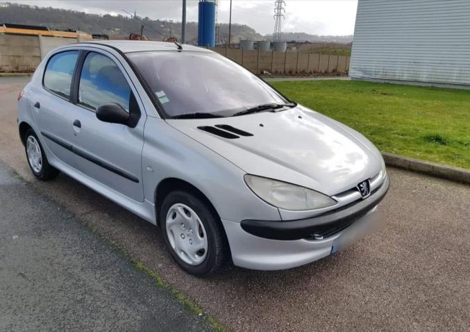 A saisir Peugeot 206 1.4HDI 4 CV 70 CH 5 P