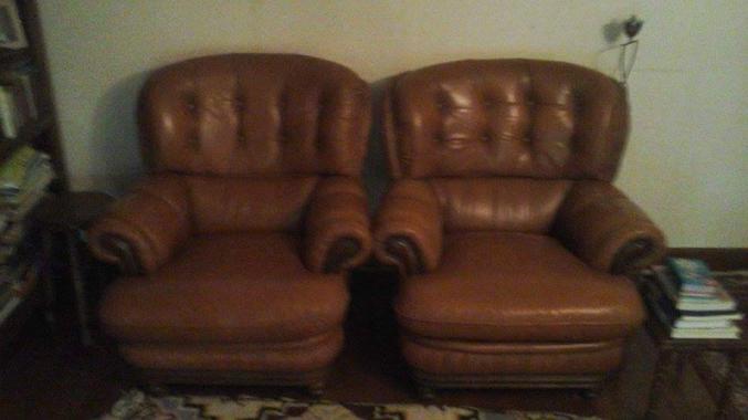 Fauteuils   cuirs  marrons