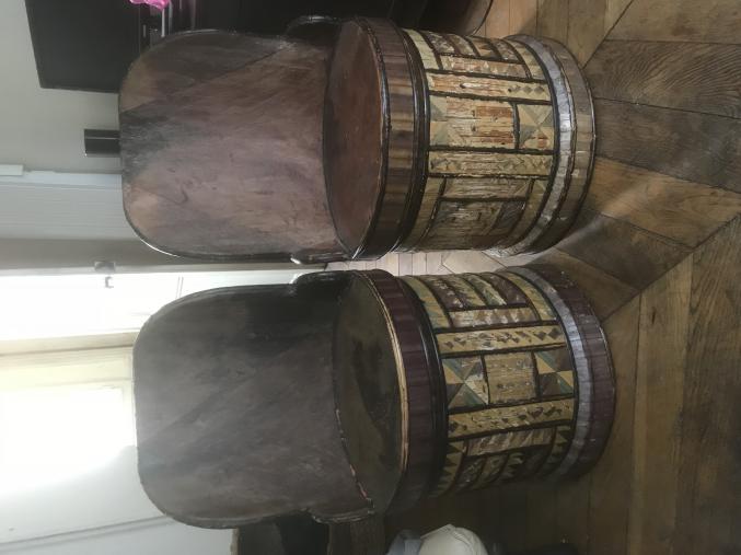 Lot de deux fauteuils artisanat africain