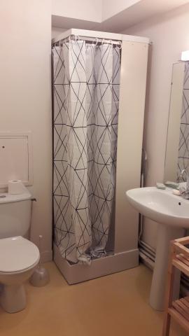 Loue studio refait à neuf