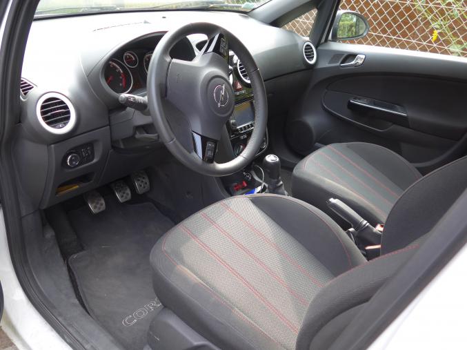 Opel corsa edition color