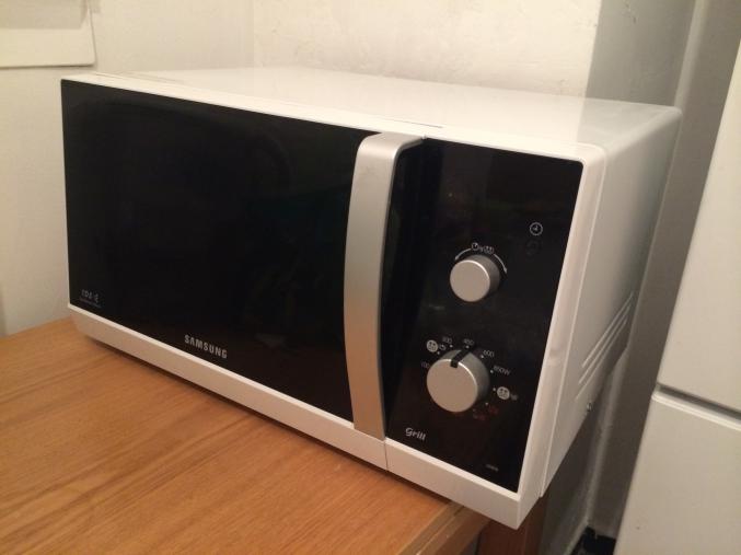 Micro ondes et gril Samsung GE82N-X 