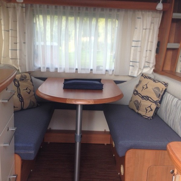 Caravane fendt bianco 390