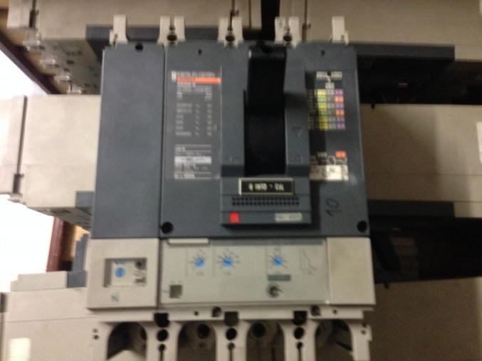 Recherche disjoncteur industriels