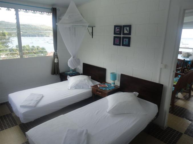 Appartement dans maison à Grande Anse. Vue Caraïbe. Plage à 70 m.