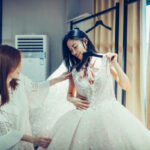 Conseillère en vente de robes de mariées et de cocktails à Paris H/