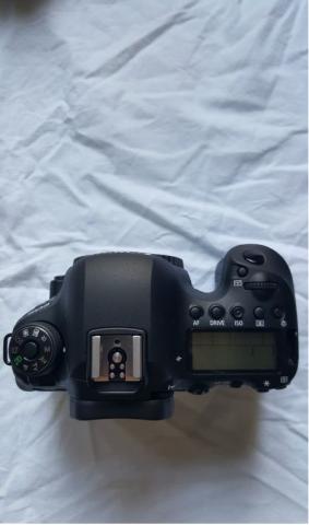 Canon eos 6d mark ii neuf jamais servi + 50 mm stm