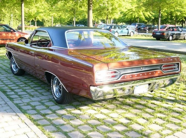 Plymouth Satellite
