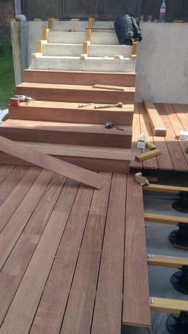 Poseur du parquet compétant