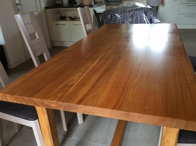 Table en orme massif