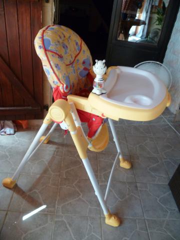 Lit parapluie + chaise haute