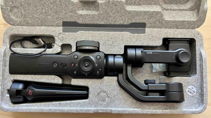 Stabilisateur ZHIYUN SMOOTH 4 + boite rangement