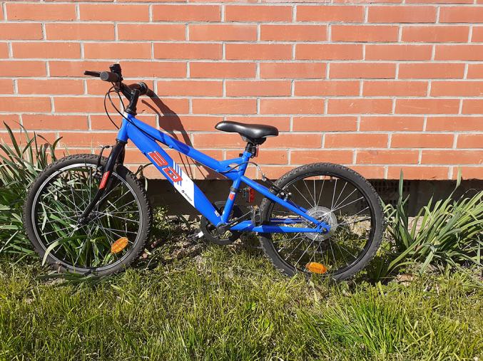 Vélo enfant 20 pouces Avigo en bon état