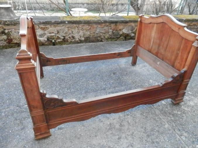 Encadrement lit noyer