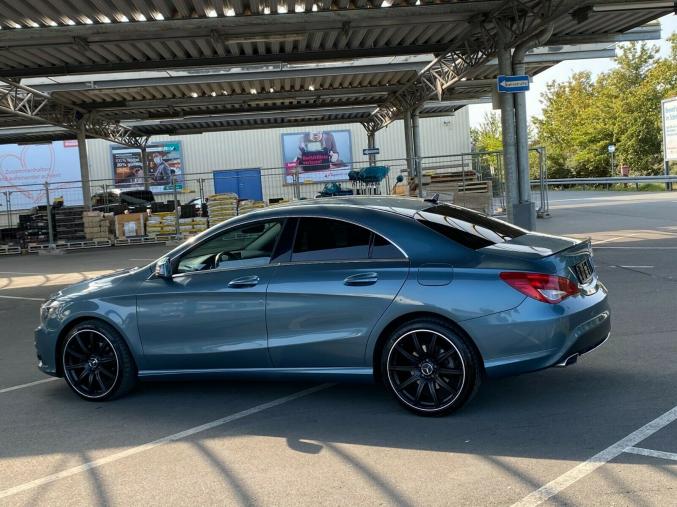 Mercedes-Benz CLA 220 CDI AMG LINE