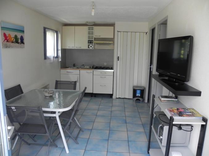 Petite villa meublée terrain calme nature piscine