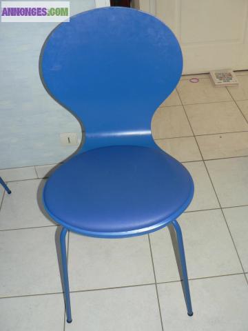 Table ronde 105 cm et/ou 4 chaises bleues