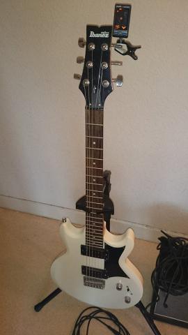 Guitare électrique Ibanez +ampli, chevalet,.