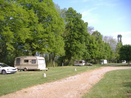 HIVERNAGE POUR CARAVANE CAMPING CAR BATEAU