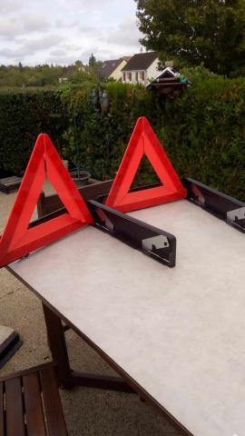 TRIANGLES DE PRE SIGNALISATION