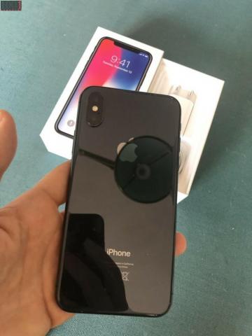 IPhone X 256 Go déverrouillé. Entretien Apple disponible. État impeccable.
