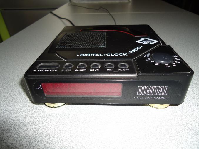 Radio réveil digital.