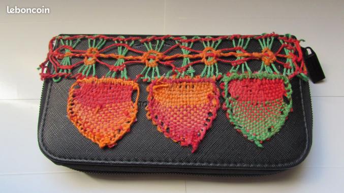 Trousse de maquillage avec décor traditionnel de ñanduti