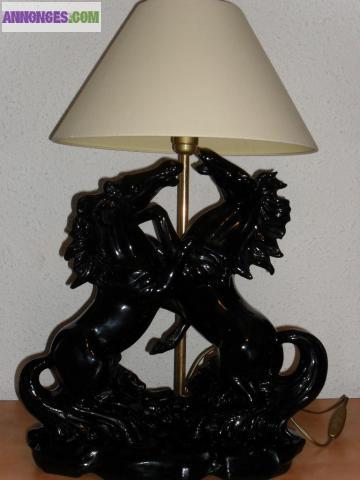 LAMPE CHEVAUX CERAMIQUE