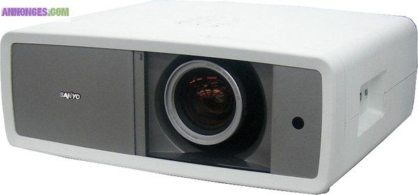 Videoprojecteur sanyo Z800 neuf