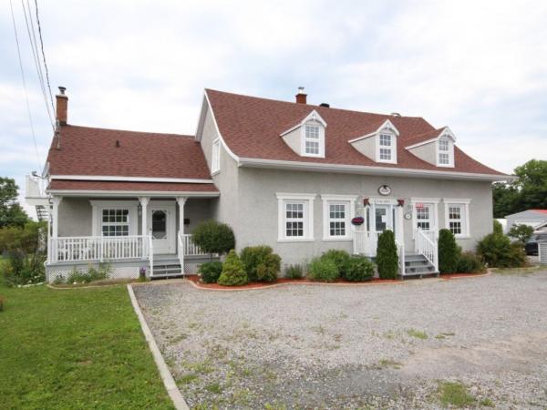 Maison meublé au Québec, magnifique vue sur le fleuve, Parc national du Bic