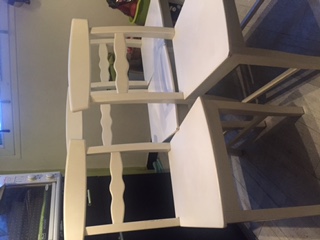 Table de cuisine et 4 chaises