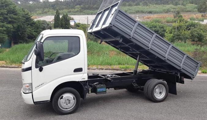 Toyota dyna 150 chassis cabine 100 d-4d