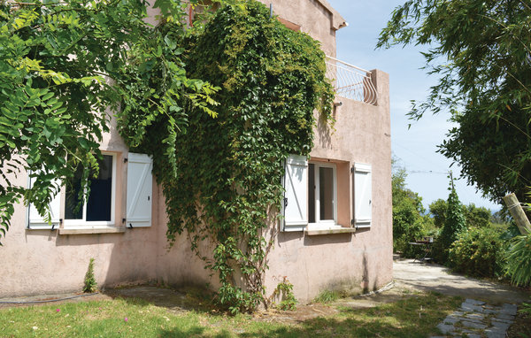 Petite résidence studio/ /F2/F3 vue mer à 900 m