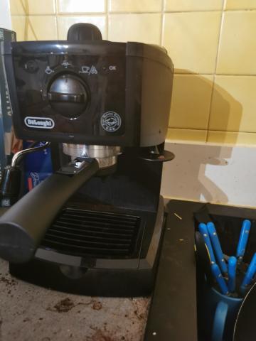 Machine à café delonghi ec151b