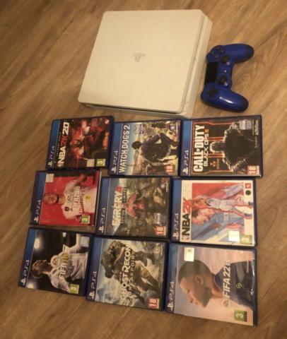Ps4 slim neuve + 9 jeux