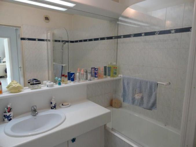 Nanterre t2 de 45 m² + terrasse 12m2 parking privé