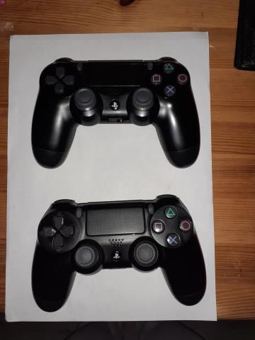 PS4 1 To avec 2 manettes + une dizaine de jeux