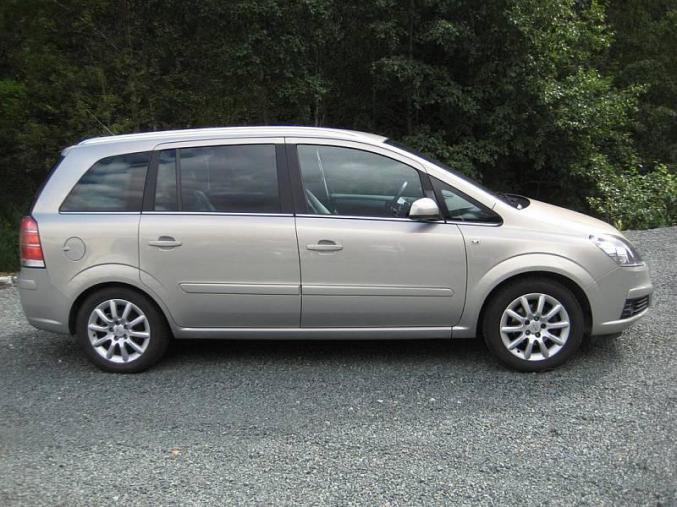 Opel Zafira 1.9 cdti 120 fap cosmo