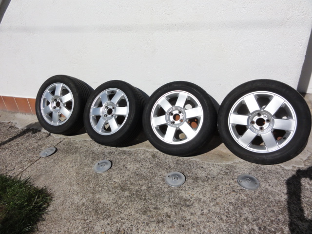 4 JANTES ALU 16"  TBE 4 enjoliveurs