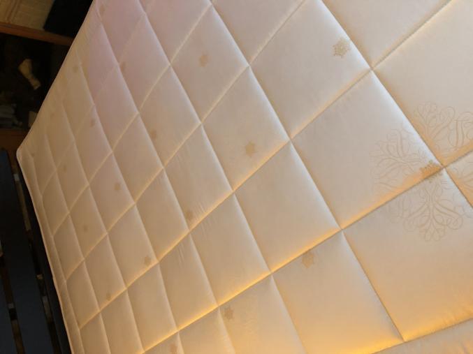 MATELAS RESSORT NEUF FERME