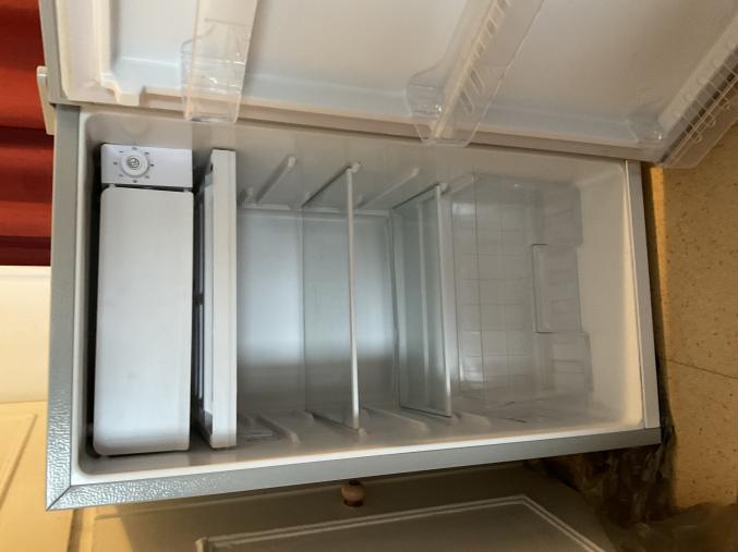 Petit réfrigérateur gris clair proline