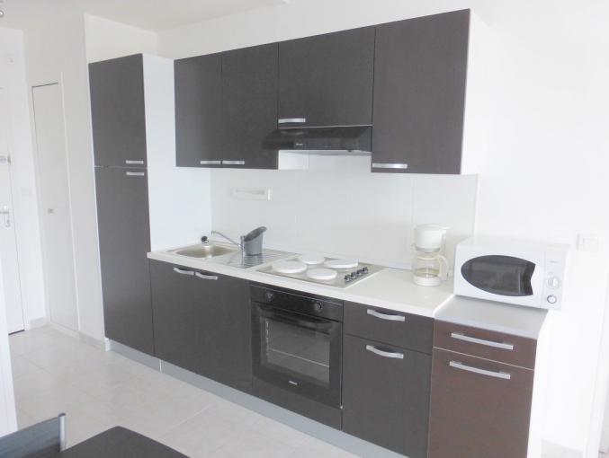 APPARTEMENT 2 PIÈCES AVEC UN PARKING A CARNON PLAGE. La plage est à 100 mètres