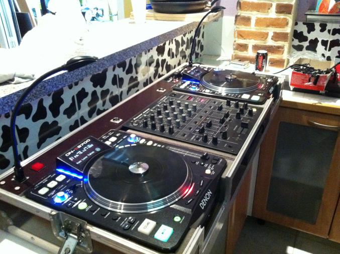 Platine denon dn-s3700+table pioneer pas d' echange