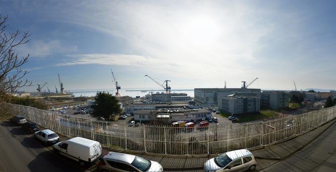 Bel appartement plein sud / corniche vue mer arsenal