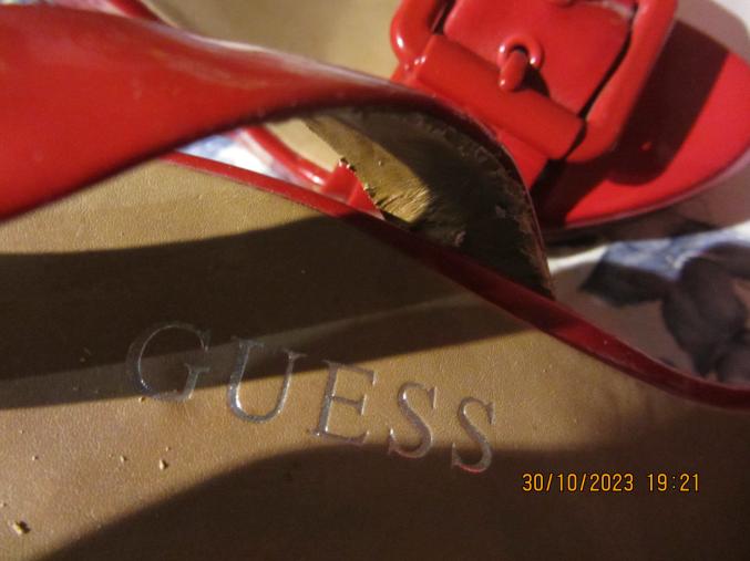 Sac et chaussures GUESS