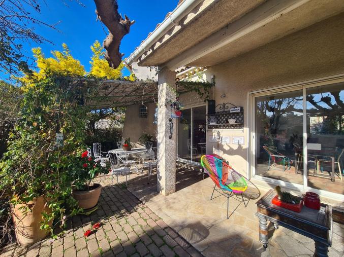 Très belle villa traditionnelle , construite en 2000